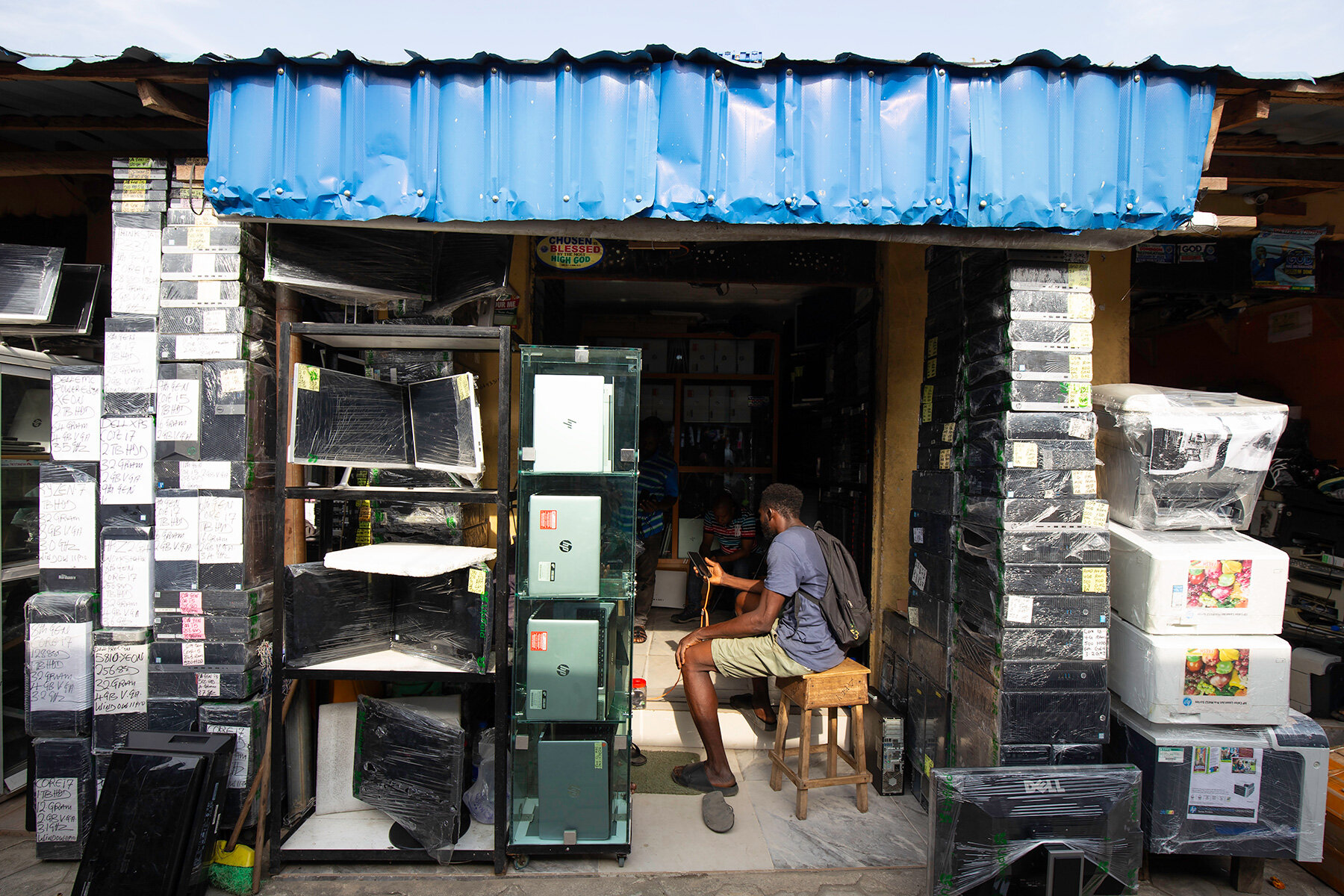 oshinowo-studio-lagos-circular-markets-venice-architecture-biennale-interview-designboom-large02