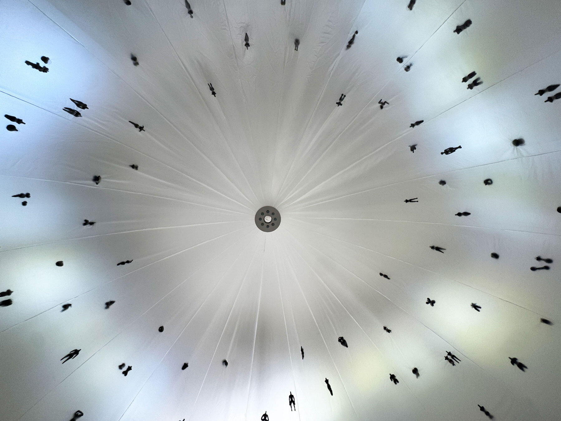 plastique-fantastique-installation-korean-pavilion-2025-venice-biennale-designboom-1800-4
