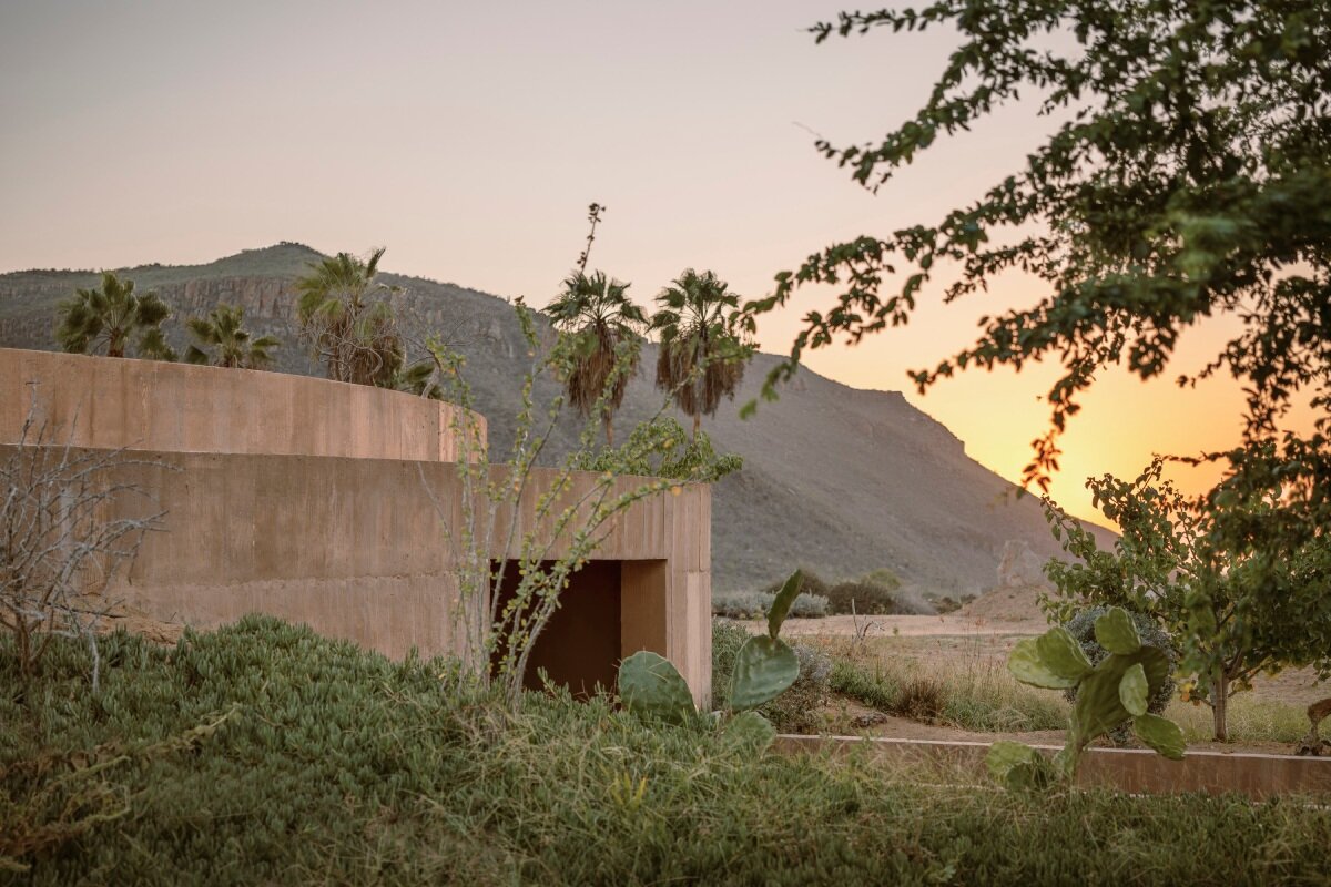 The concrete ring wraps around the spiritual enclosure of the practice Rubén Valdez in the Mexico Desert