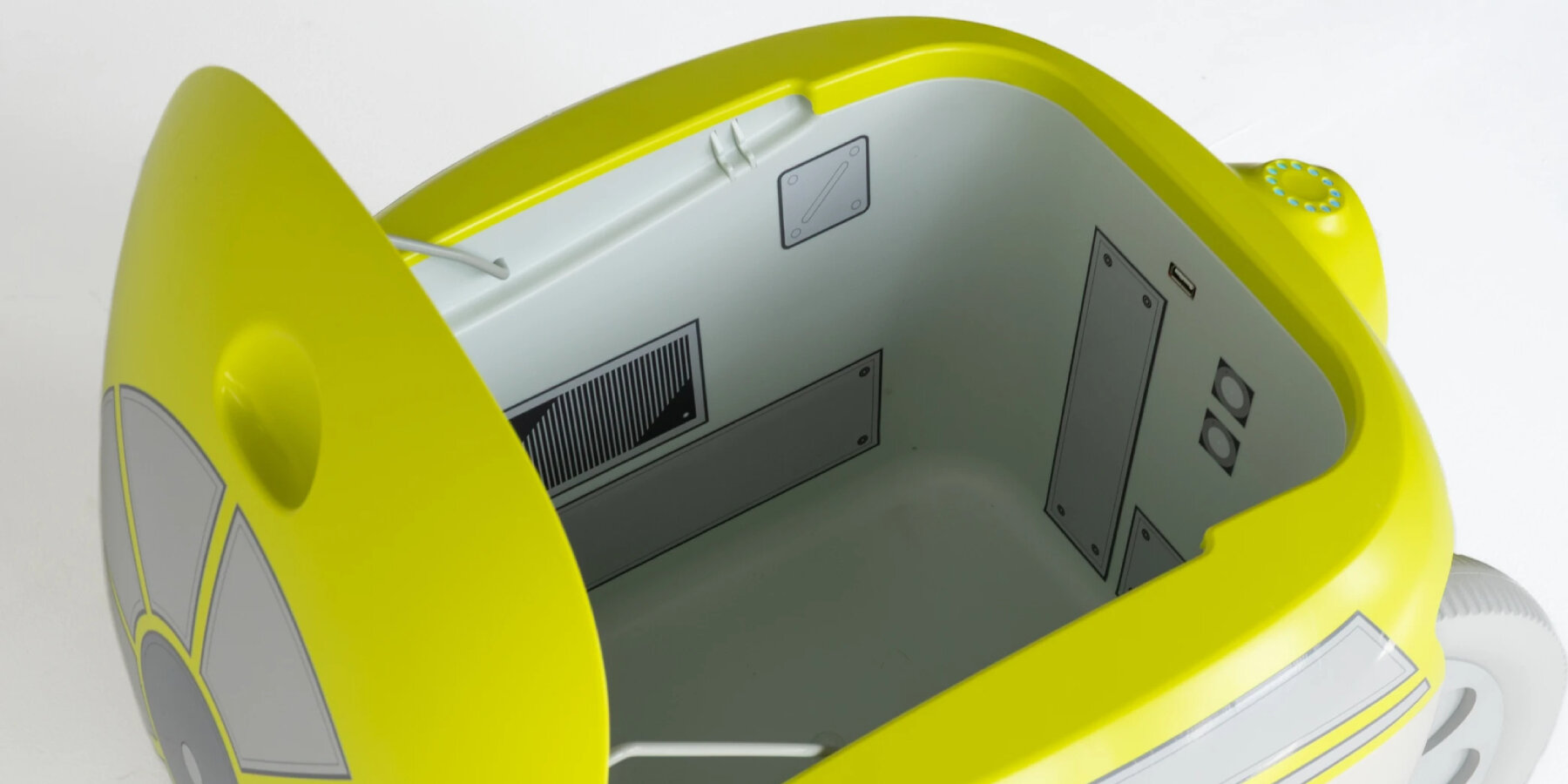 star-wars-cargo-robot-G1T4-M1N1-piaggio-fast-forward-designboom-ban2