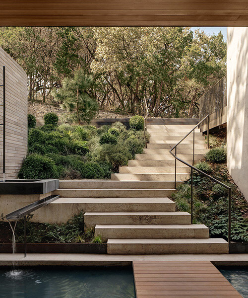 'terrace mountain residence' cantilevers over austin with design by a parallel architecture