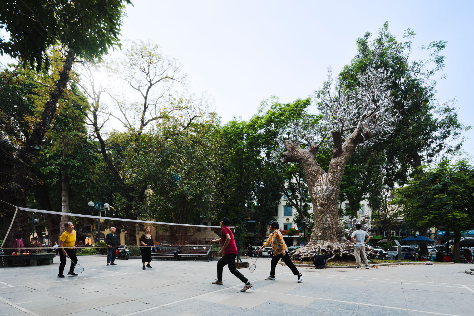 tia-thuy-nguyen-sculptural-tree-installation-hanoi-designboom-1800-3