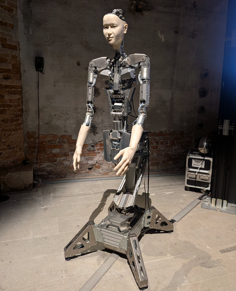 Am I A Strange Loop? by Takashi Ikegami and Luc Steels | image © designboom