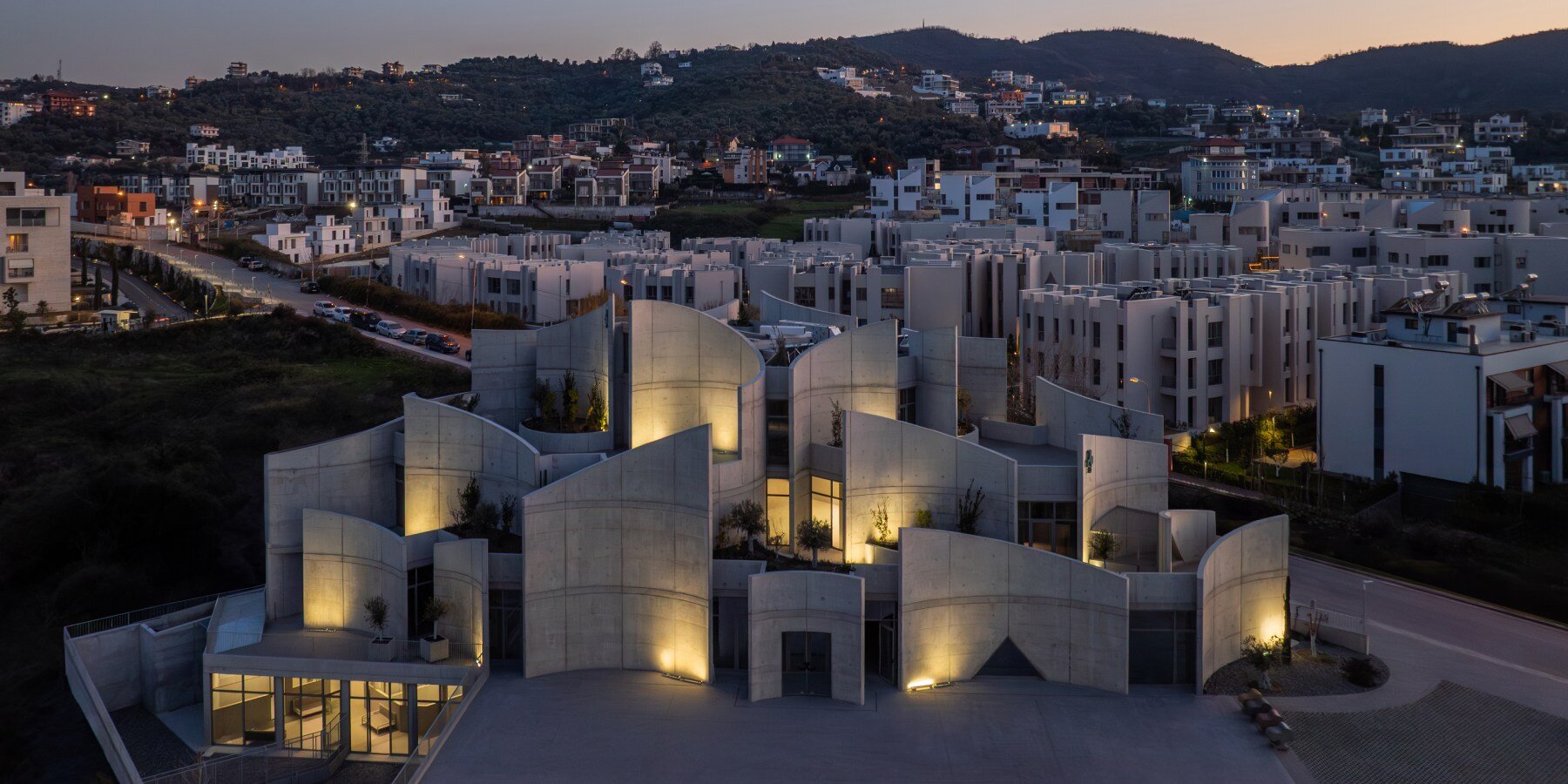 veterinary-hospital-tirana-davide-macullo-architects-designboom-02