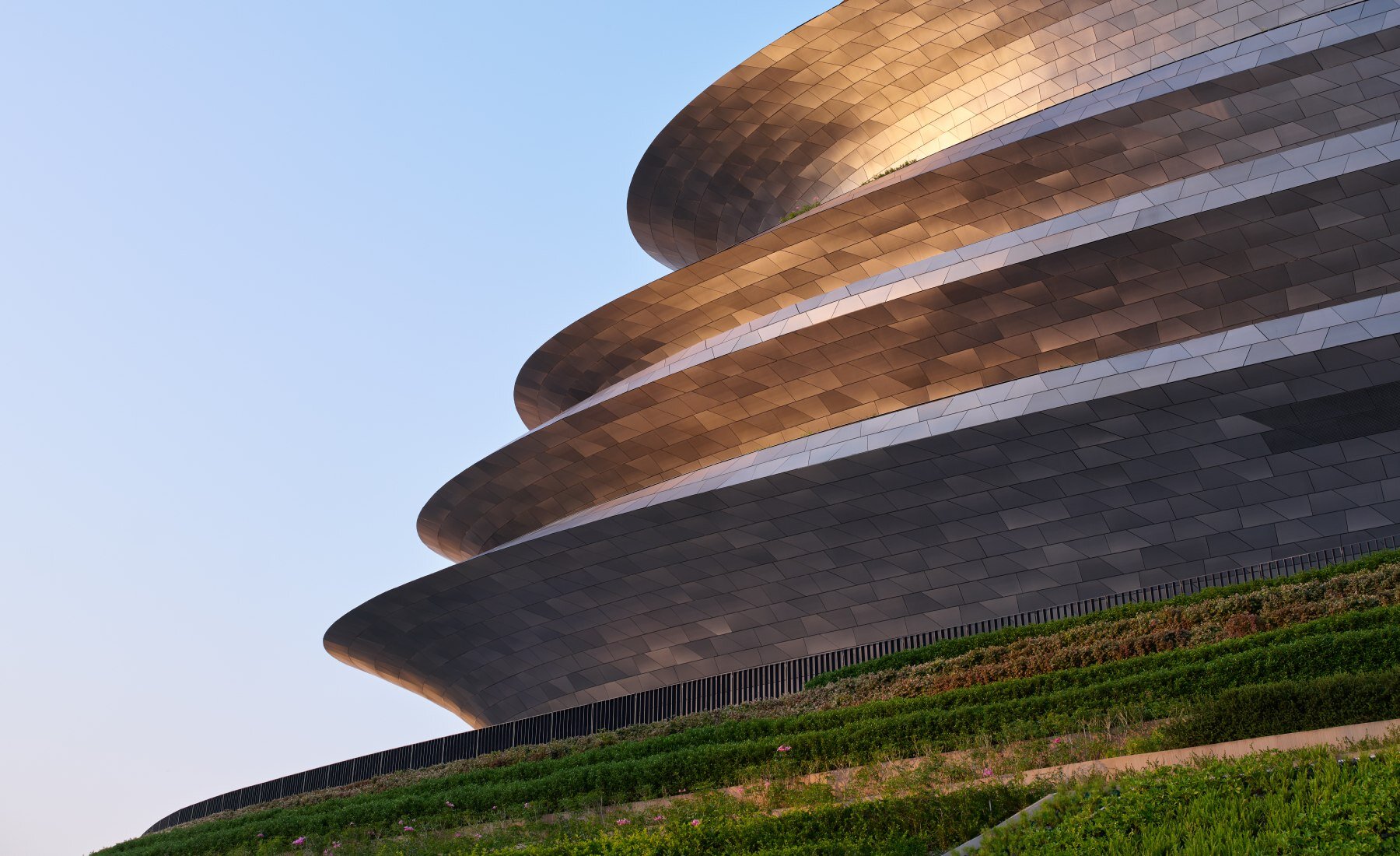 Zaha Hadid - Μουσείο Επιστήμης και Τεχνολογίας Σενζέν - Άνοιγμα Κινέζικης Έκρηξης Designboom 01