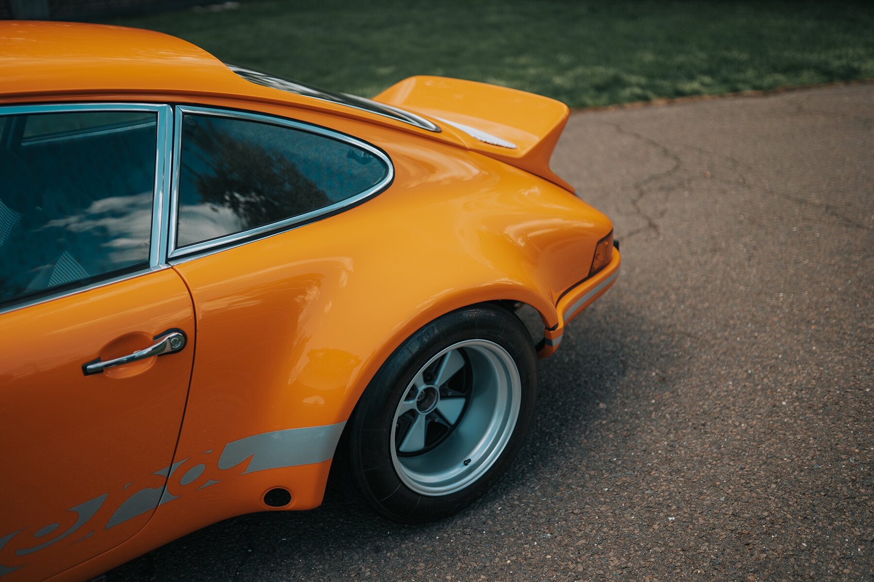 RSR project revives 1986 porsche 911 in 70's-era 'signal orange'