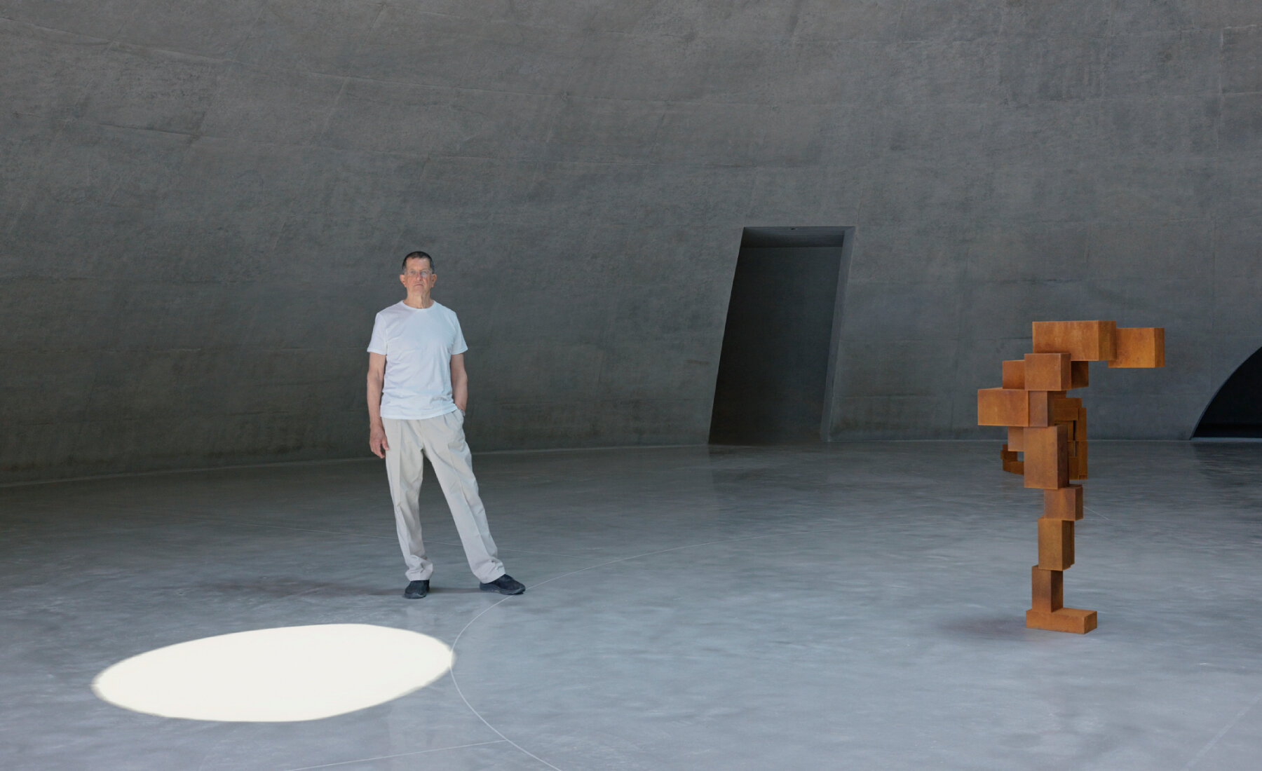 antony-gormley-ground-museum-san-tadao-ando-designboom-01