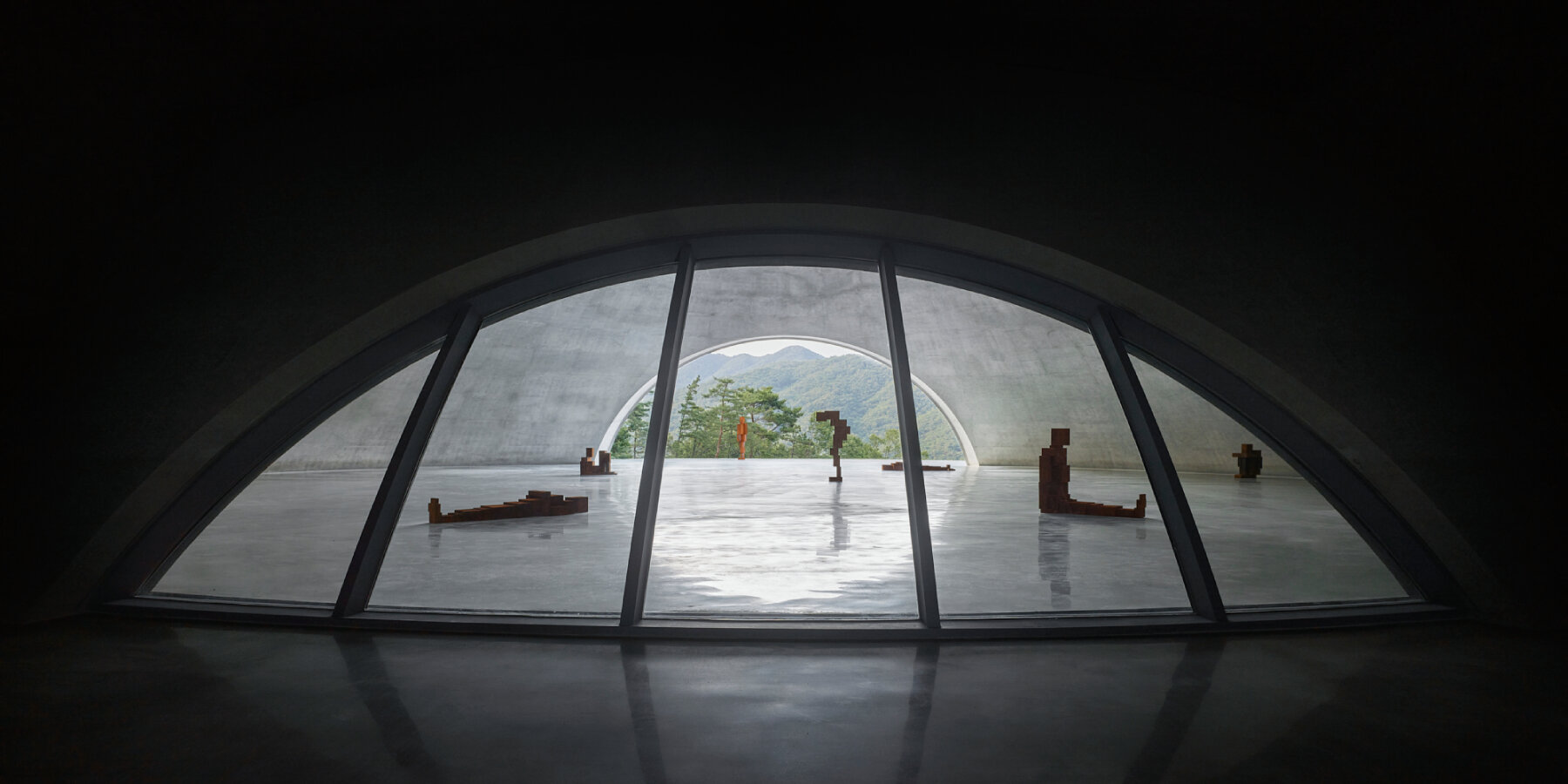 antony-gormley-ground-museum-san-tadao-ando-designboom-02