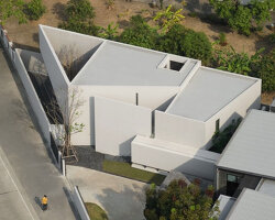 tattoo atelier and residence merge within angular casa T sculpted by SSAA in bangkok