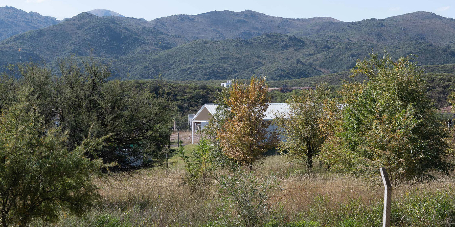 barn-house-estudio-bnaa-bravo-nieto-arquitectos-asociados-argentina-designboom-1800-2