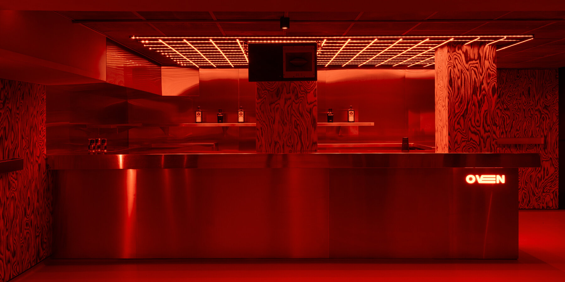 clap-studio-valencia-oven-club-red-hot-interiors-kinetic-light-grids-designboom-large01