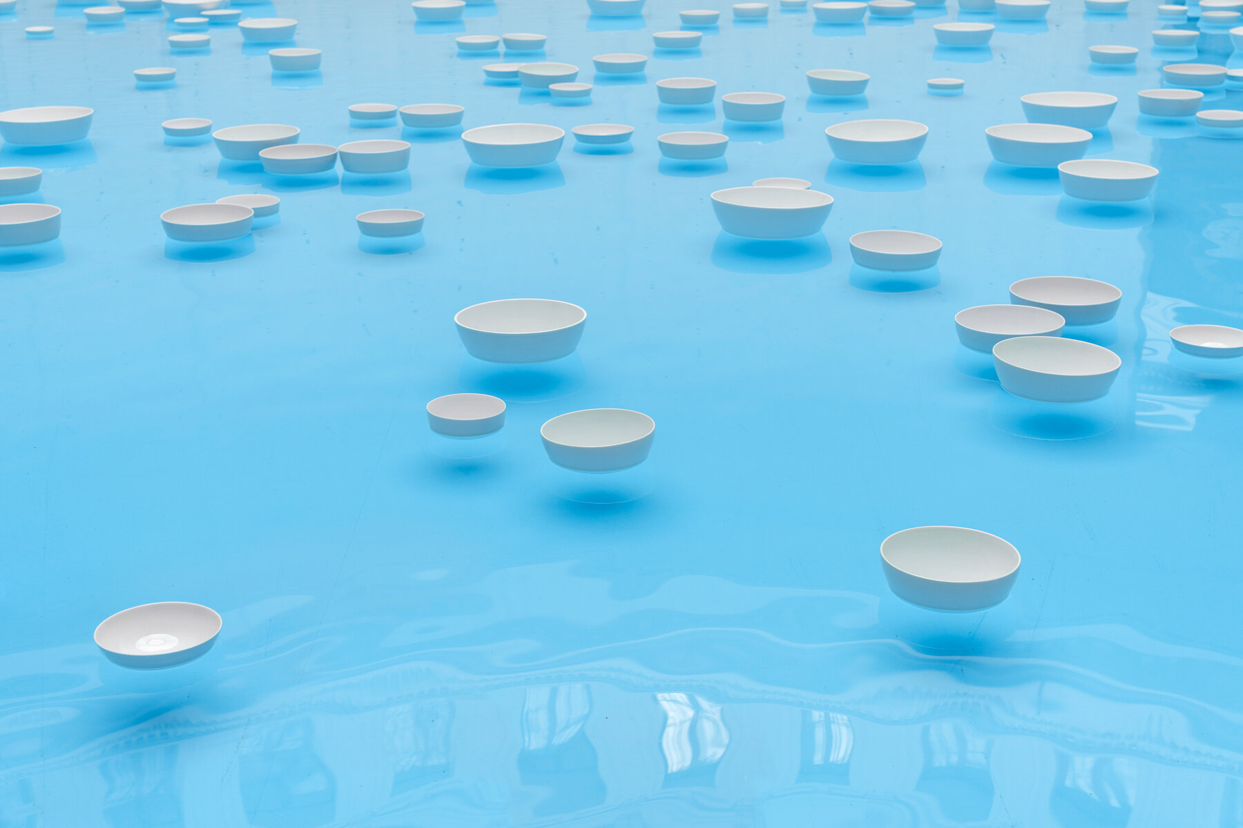 clinamen-installation-celeste-boursier-mougenot-bourse-de-commerce-paris-designboom-largee