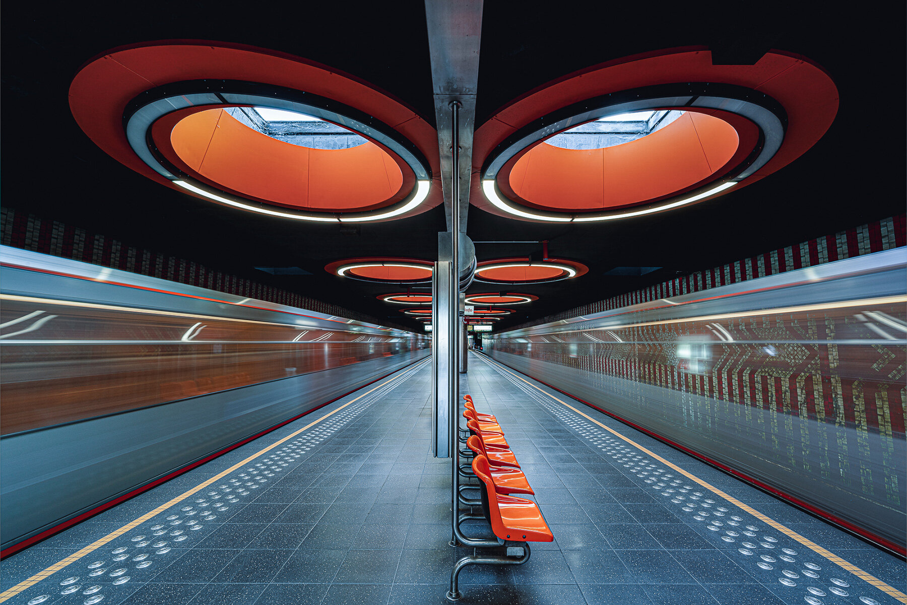 european-metro-stations-mirrored-worlds-calm-thibault-drutel-photo-series-designboom-large02