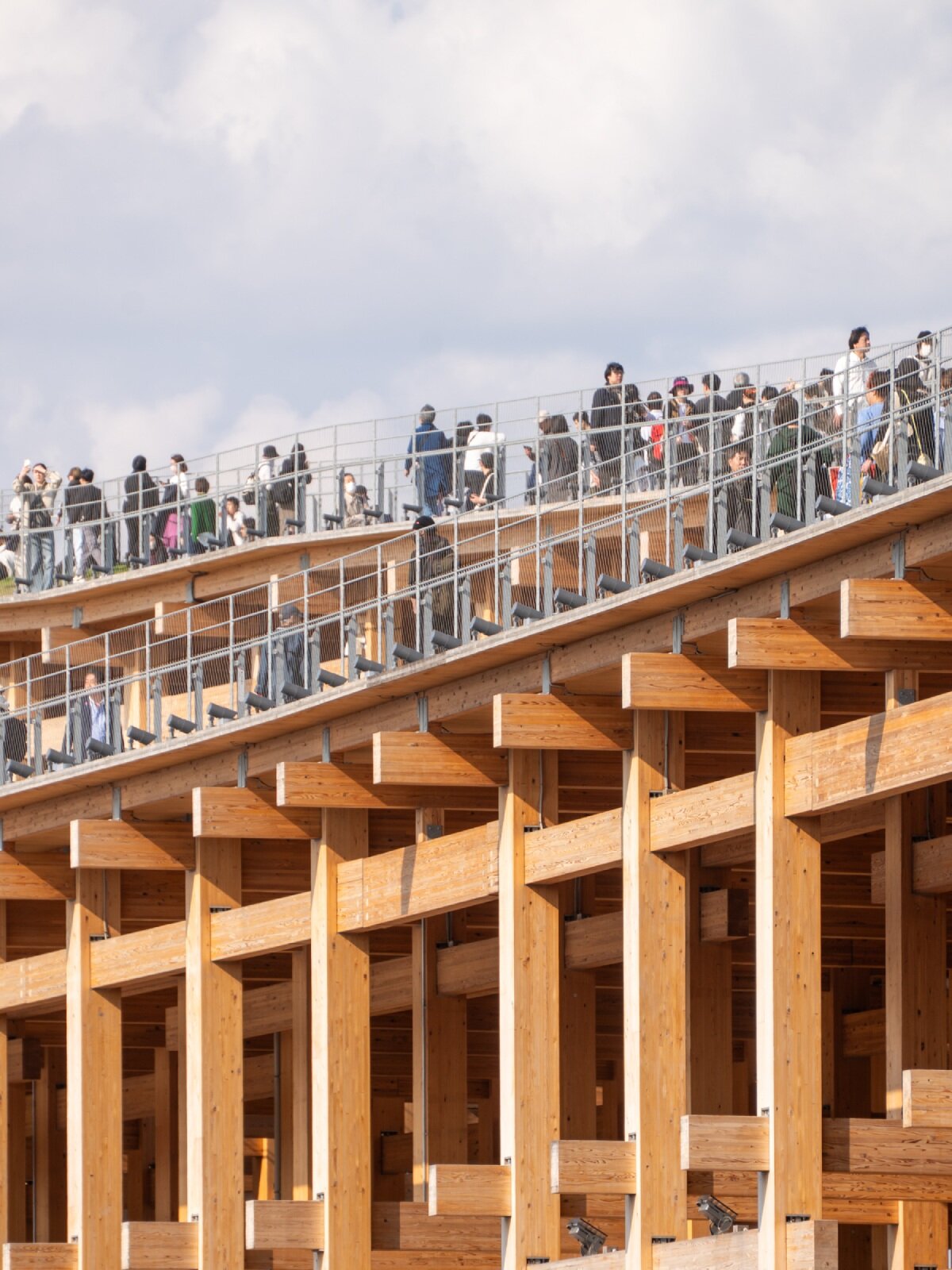 William Mulvihill menangkap material intisasi cincin besar Sou Fujimoto di Expo 2025 Osaka