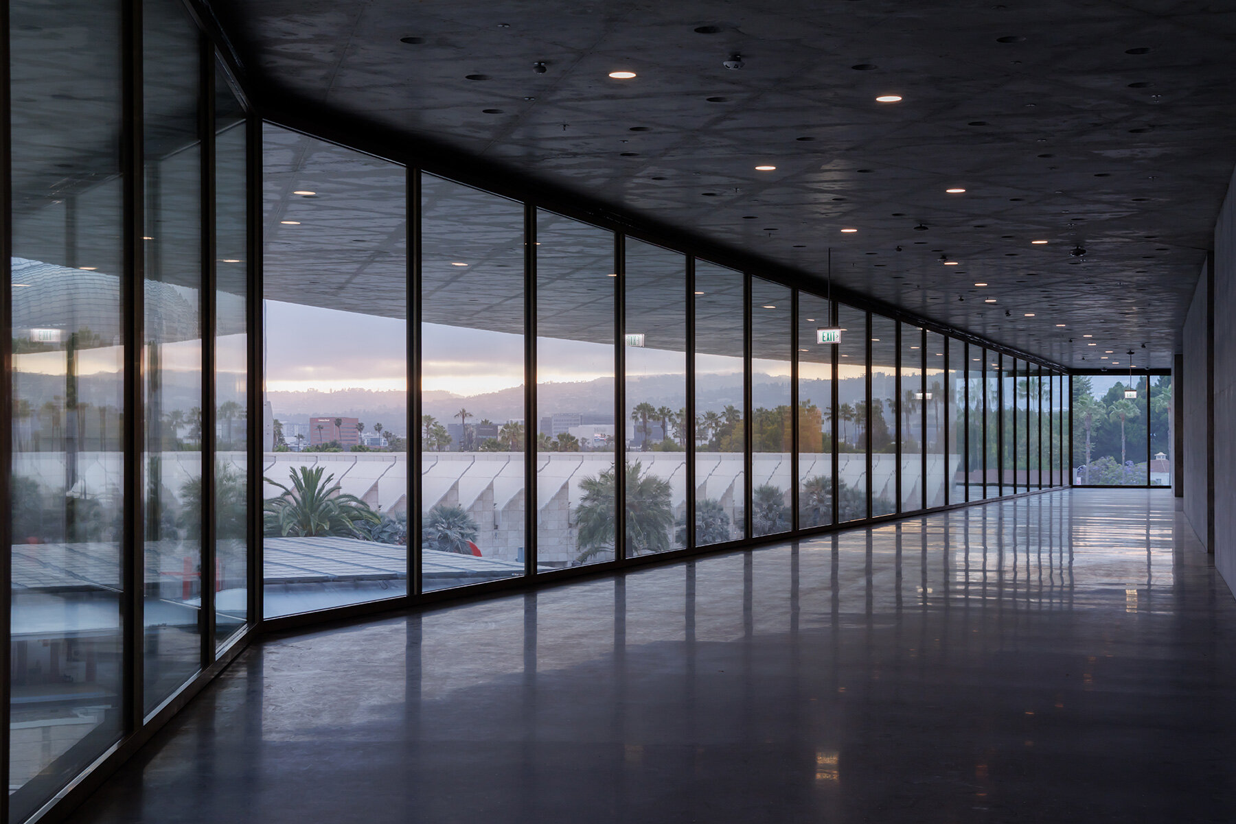 first-look-lacma-new-zumthor-david-geffen-galleries-lens-iwan-baan-los-angeles-designboom-large02