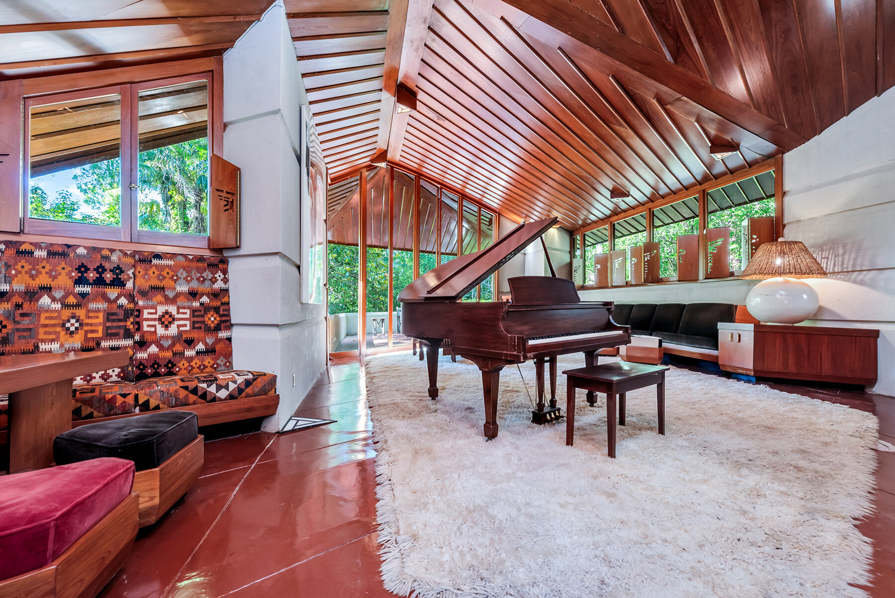 frank-lloyd-wright-fountainhead-residence-rare-usonian-market-mississippi-designboom-large02