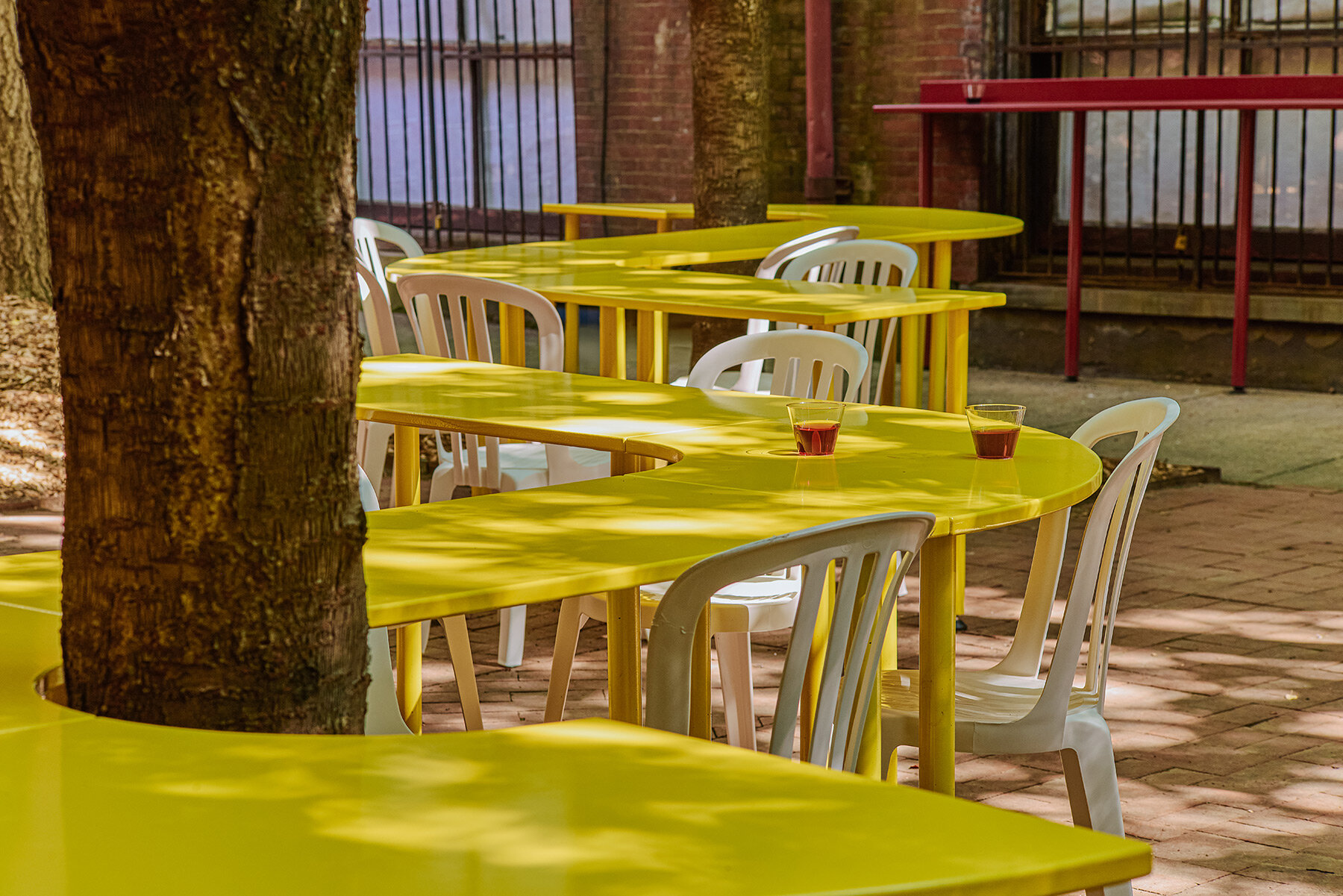 frankies-louis-kahn-philadelphia-university-arts-pop-up-bar-designboom-06a