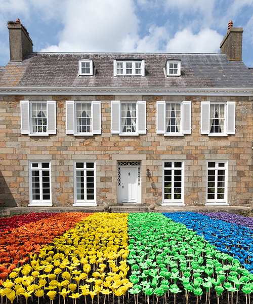 glowing meadow of 3D printed flowers by stuart semple takes over jersey zoo in the UK
