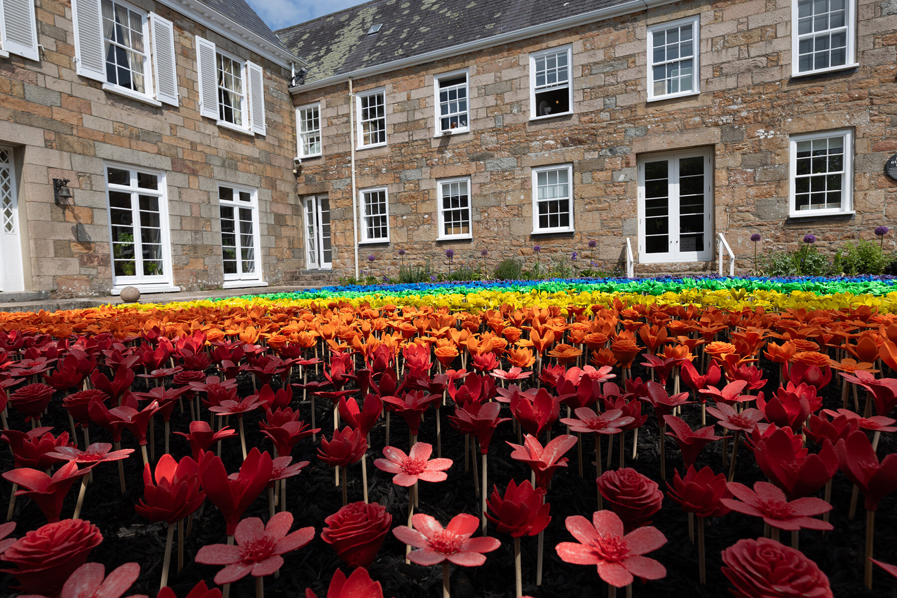 glowing-meadow-3d-printed-flowers-stuart-semple-jersey-zoo-uk-durrell-designboom-large01