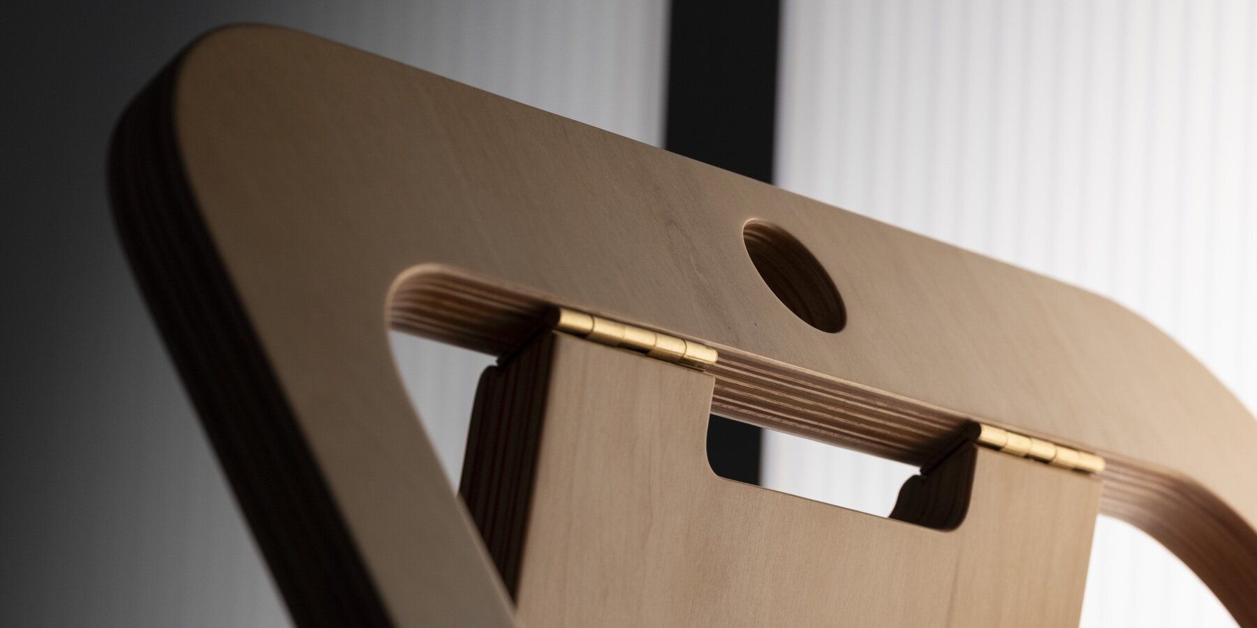 holder-objects-iconic-argentinian-plaka-chair-ricardo-blanco-designboom-1800-1