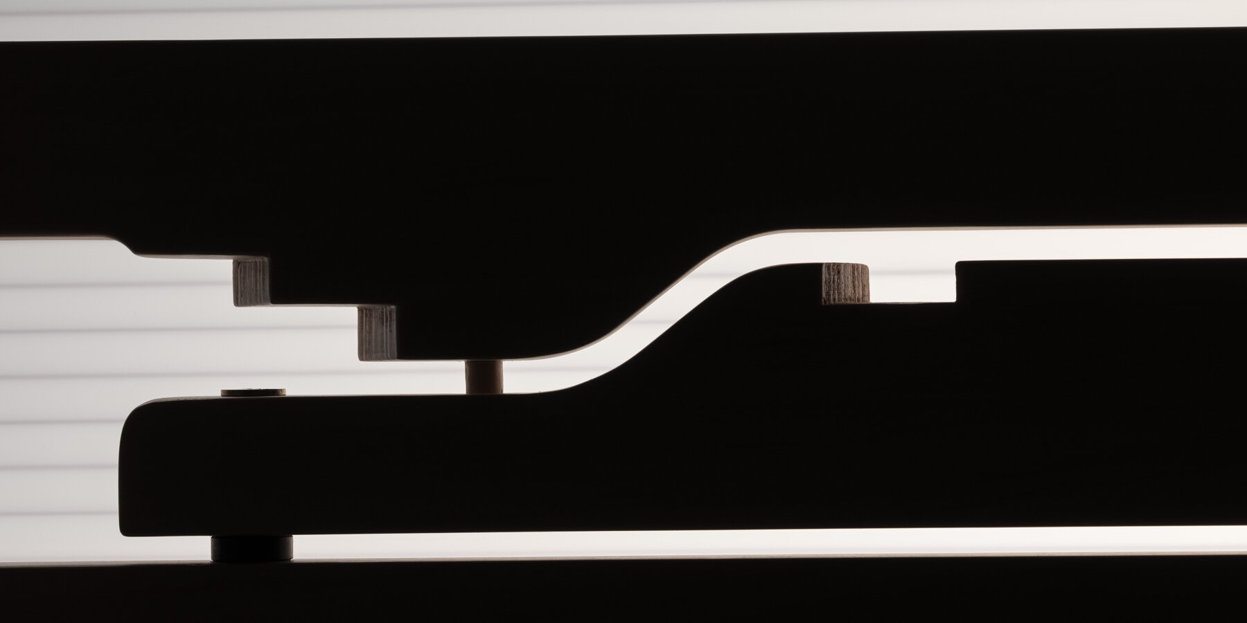 holder-objects-iconic-argentinian-plaka-chair-ricardo-blanco-designboom-1800-2
