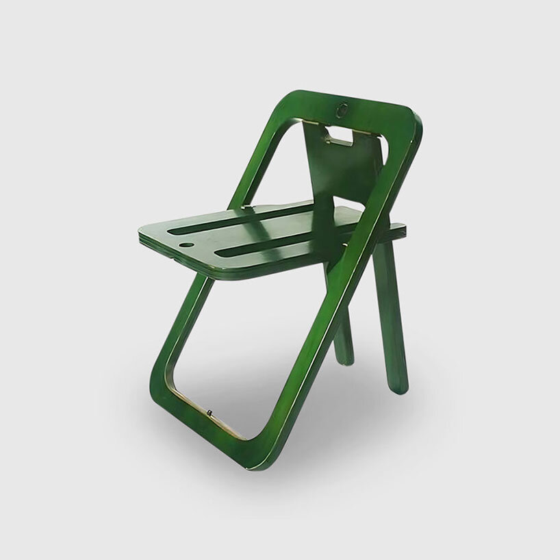 holder objects reintroduces iconic argentinian plaka chair by ricardo blanco