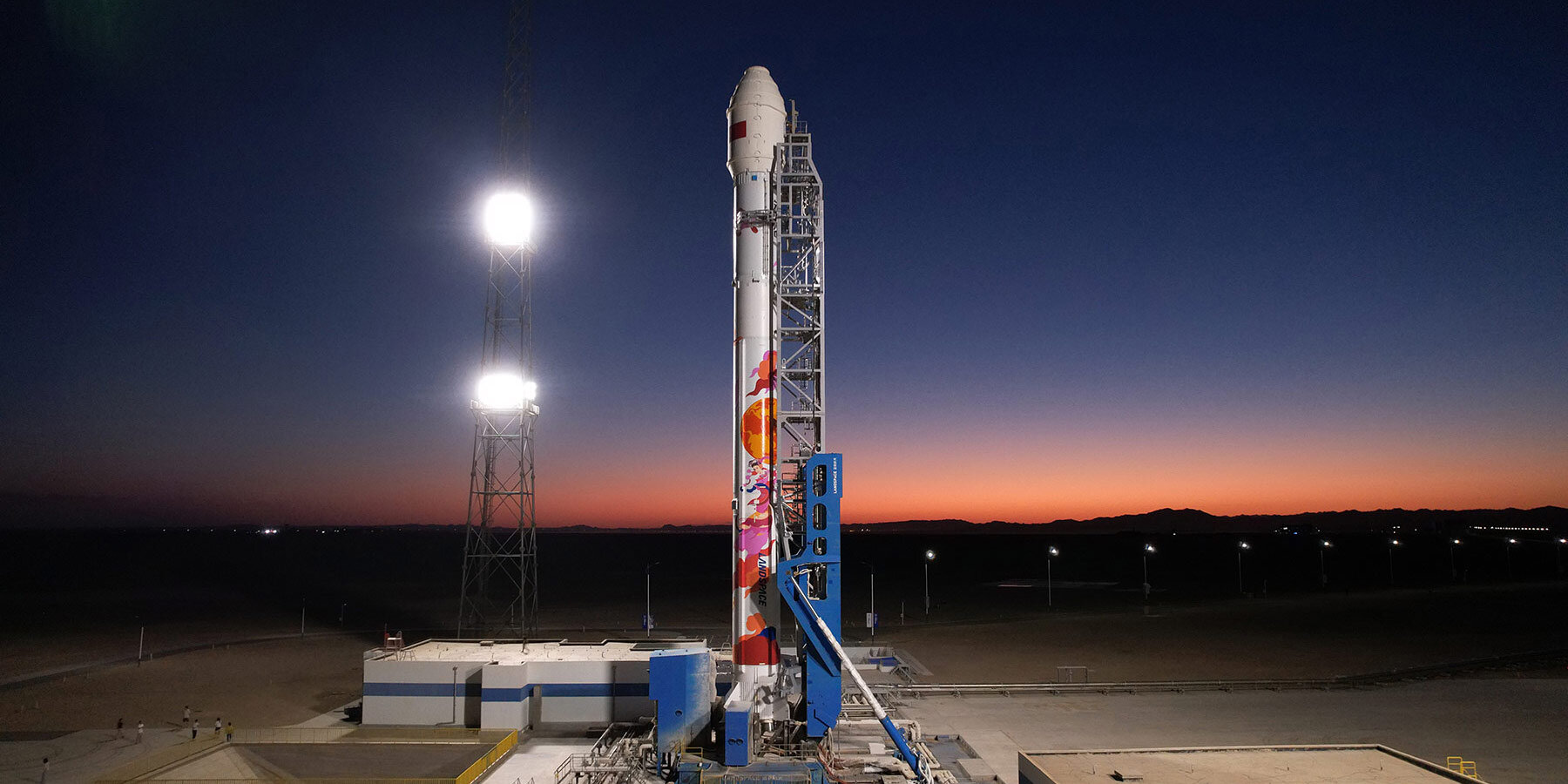 jacky-tsai-art-painted-rocket-space-designboom-1800-2
