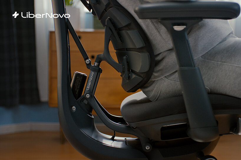 libernovo’s omni chair engineers motorized lumbar, adjustable armrests & massage function