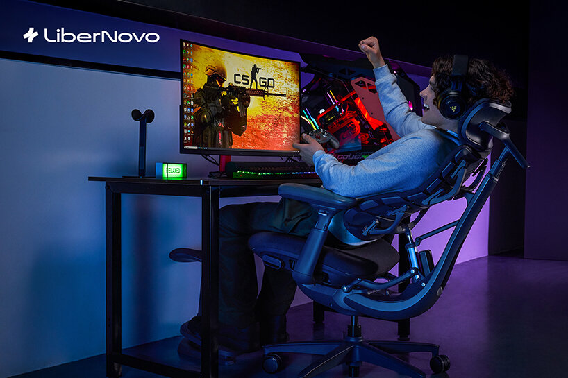 libernovo’s omni chair engineers motorized lumbar, adjustable armrests & massage function