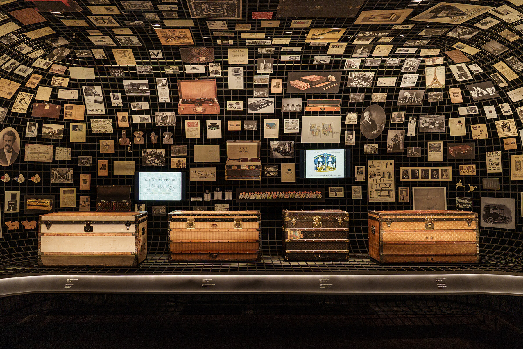 louis-vuitton-sail-shanghai-ship-flagship-exhibition-oma-shohei-shigematsu-designboom-large01