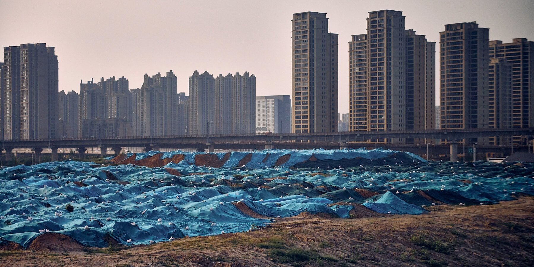 manuel-alvarez-diestro-seas-construction-photo-series-fabric-landscapes-designboom-1800-3