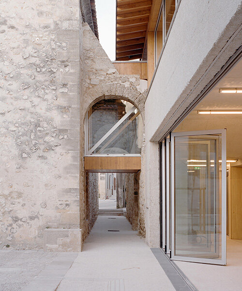 NAS architecture revives 17th-century chapel in southern france as third-place library