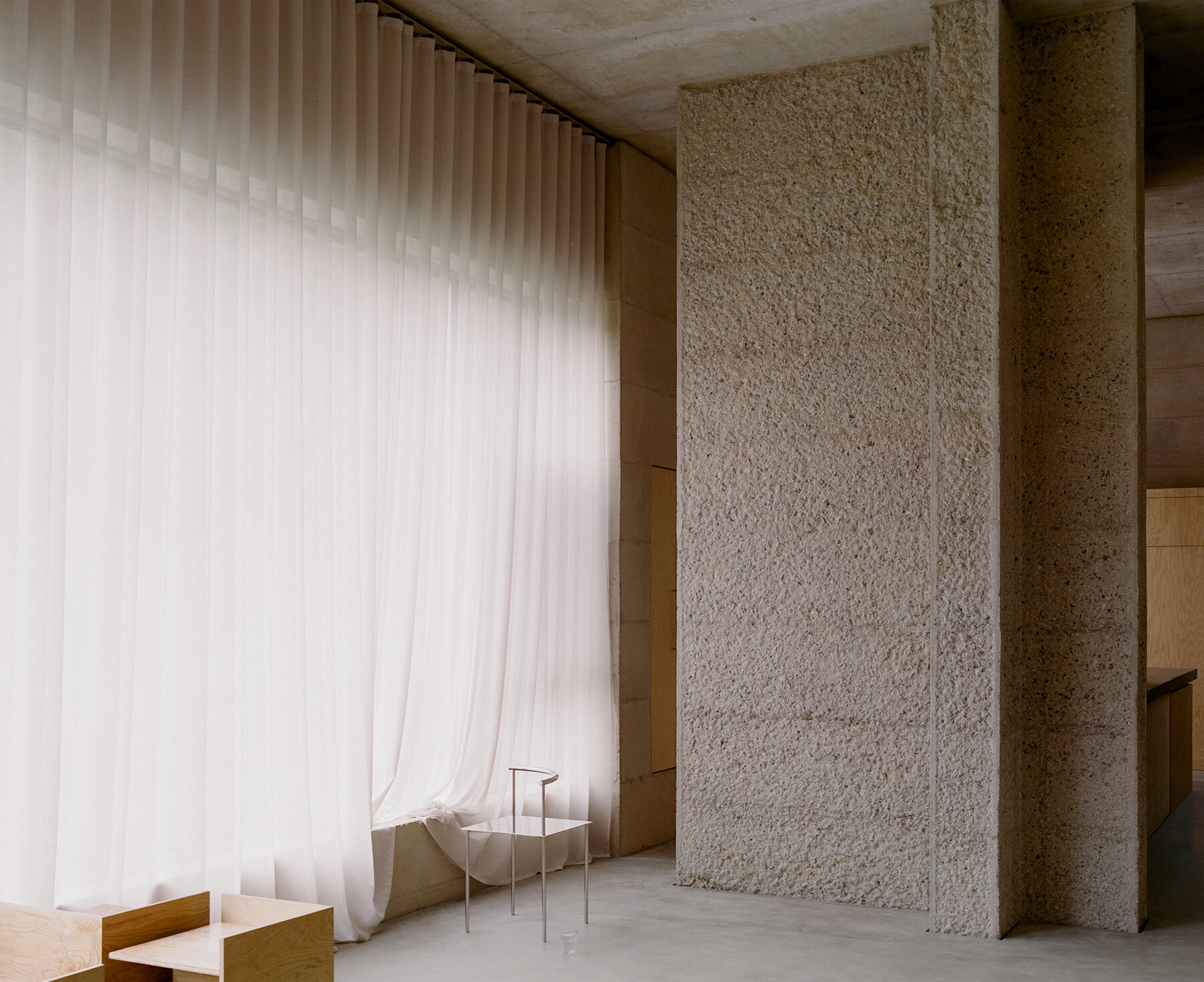 order-matter-mixed-use-concrete-building-sun-dense-seoul-neighborhood-large01