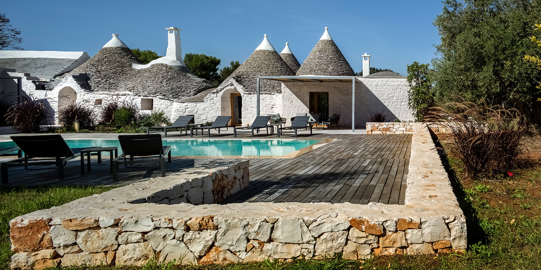 reisarchitettura-renovation-extension-traditional-stone-house-trullo-gr-italy-designboom-1800-1