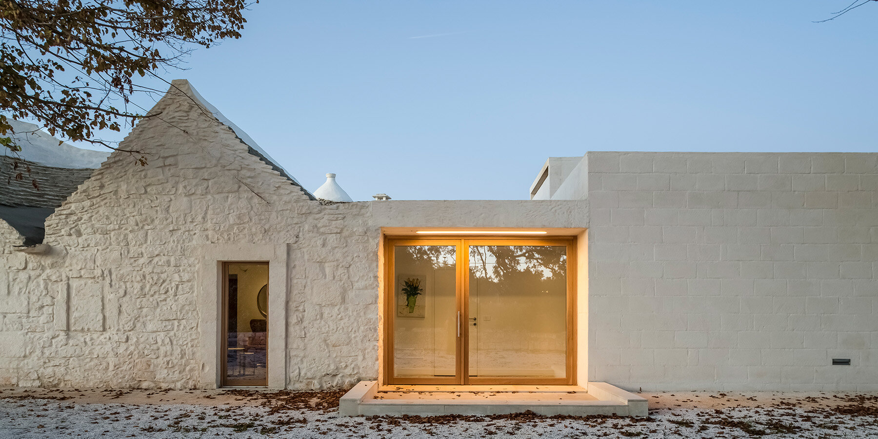 reisarchitettura-renovation-extension-traditional-stone-house-trullo-gr-italy-designboom-1800-3