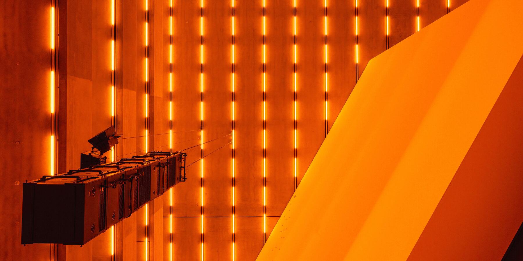 steve-mcqueen-immersive-light-color-sound-installations-schaulager-basel-designboom-ban2