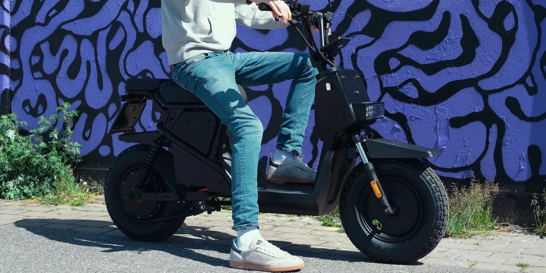 teenage-engineering-design-first-customizable-electric-moped-vässla-designboom-ban