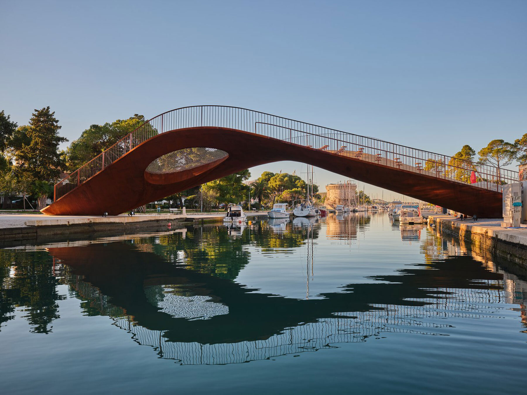 trogir-croatia-bridge-over-fosa-prostorne-taktike-designboom-1800-3