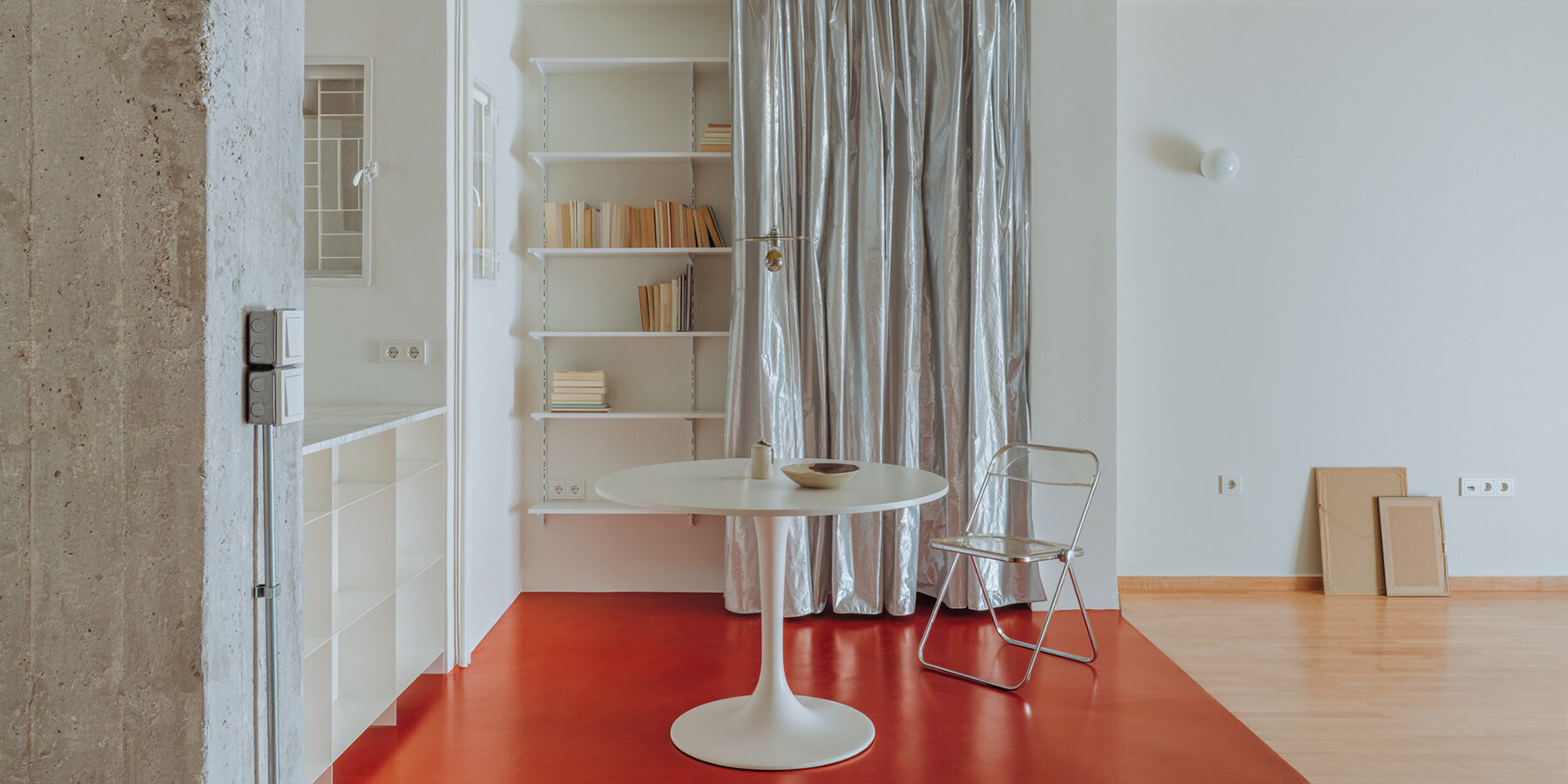 troias-apartment-kypseli-athens-threshold-designboom-1800-2
