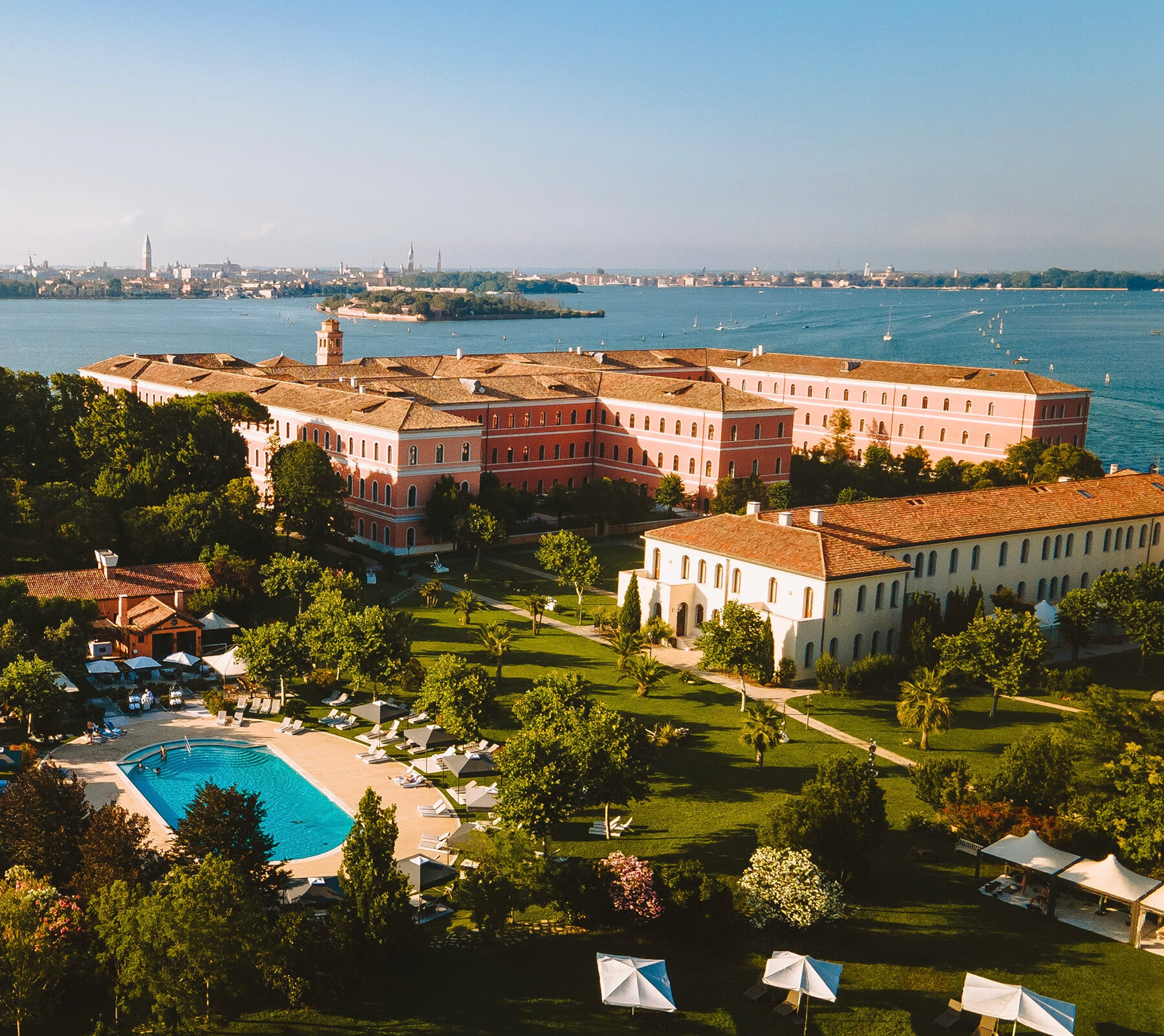venice-architecture-biennale-side-trip-modern-new-historic-must-sees-city-designboom-large05