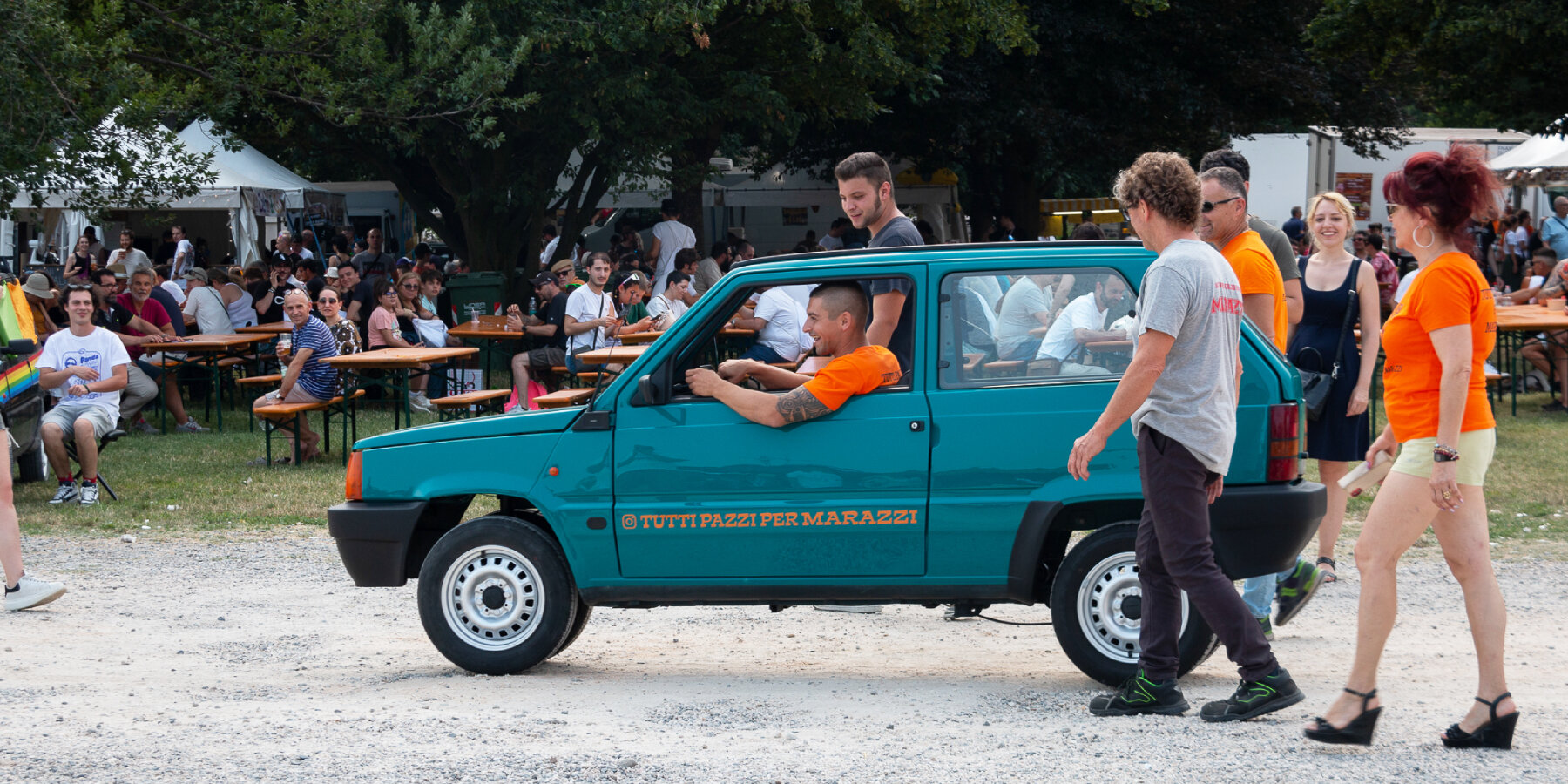 world’s-narrowest-fiat-panda-fully-functional-single-seater-electric-car-designboom-ban2