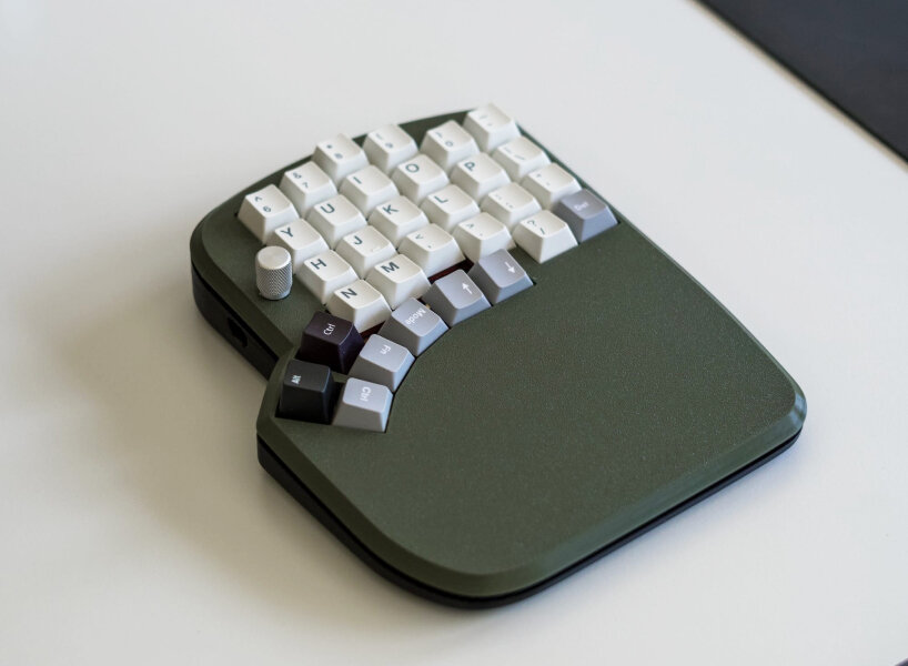 split mechanical keyboard case