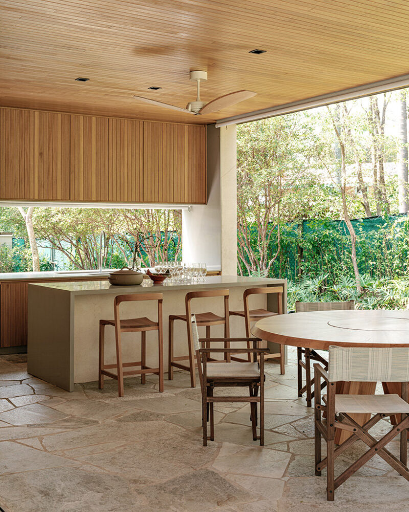 SAAG designs PAB house with breezy, curated interiors in brazil