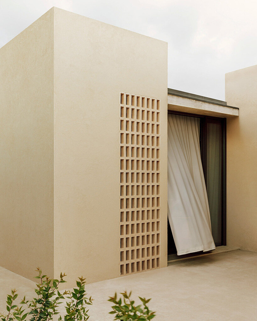 solum studio patio house