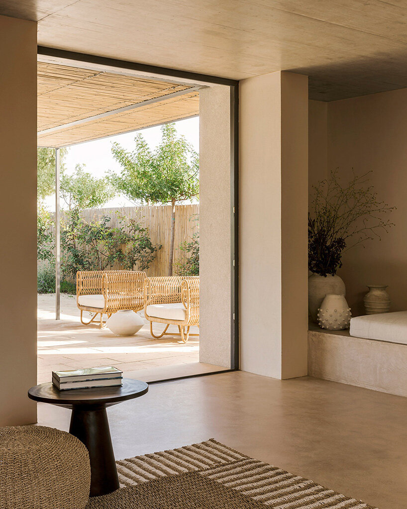 solum studio patio house