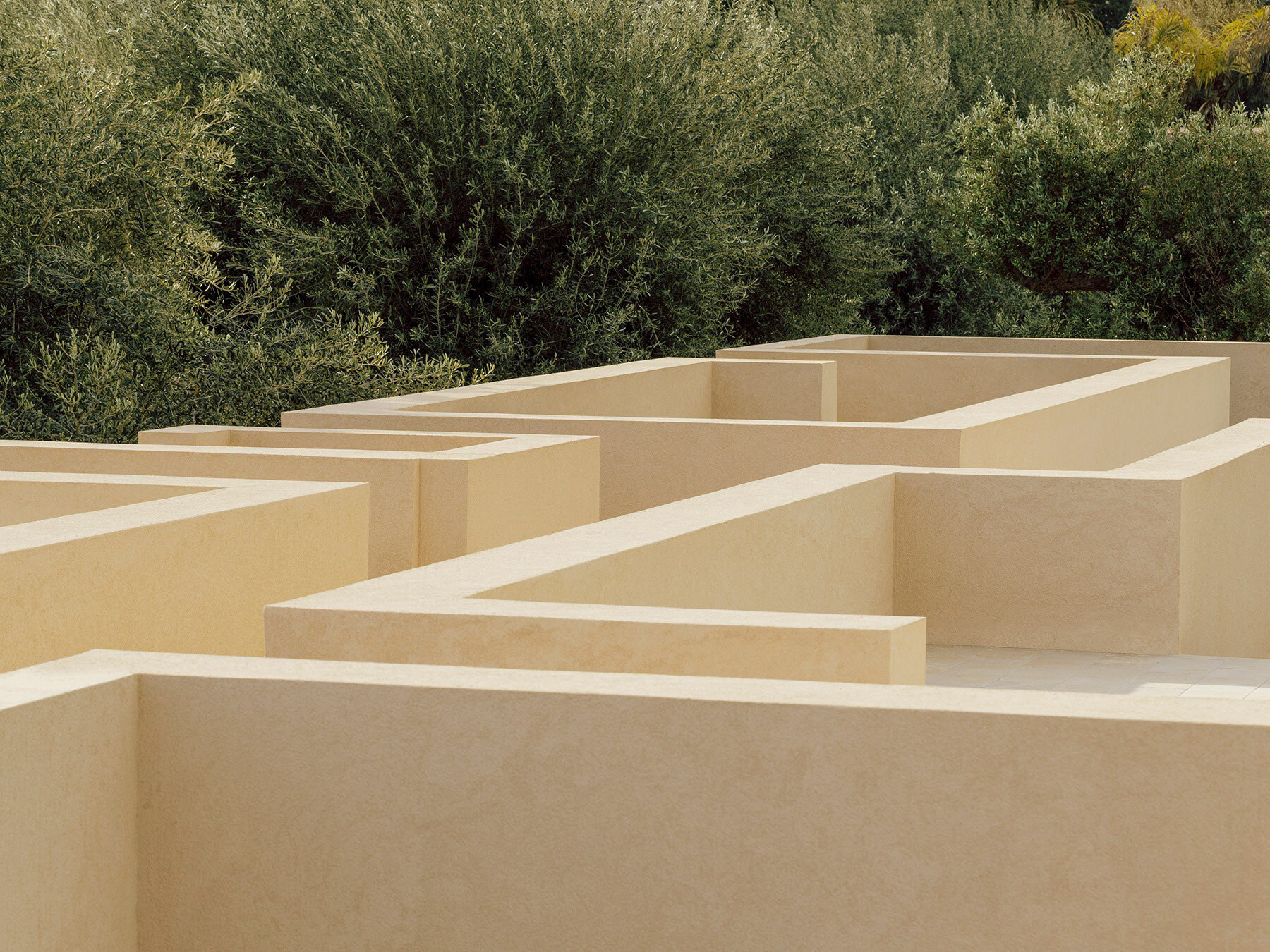 SOLUM-studio-patio-house-sicily-italy-designboom-08a