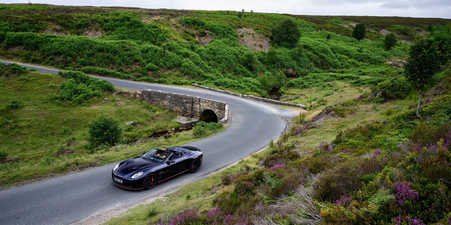 aston-martin-vanquish-volante-design-drive-designboom11