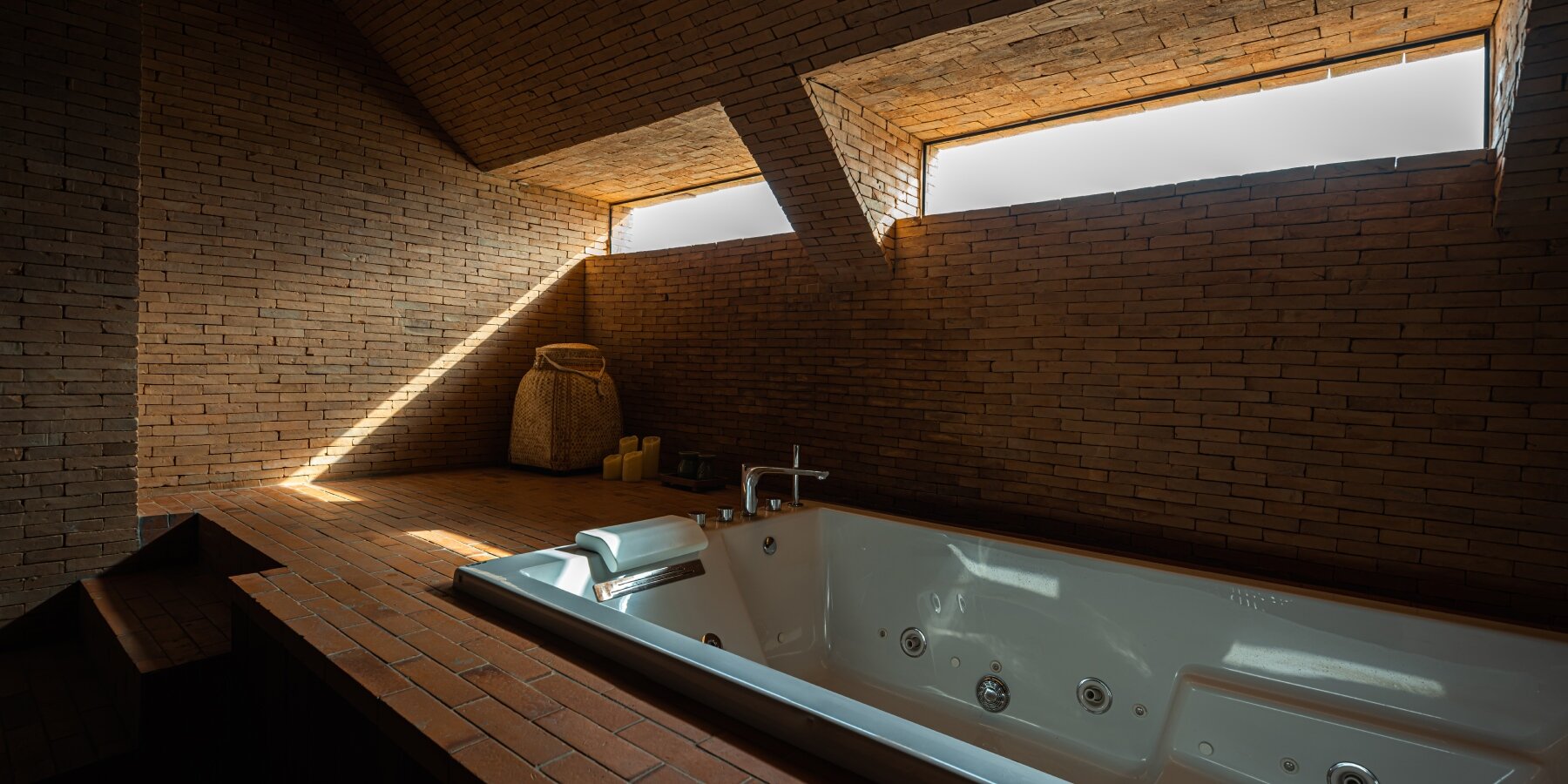 athita-pool-villa-spa-studio-miti-thailand-designboom-1800-3