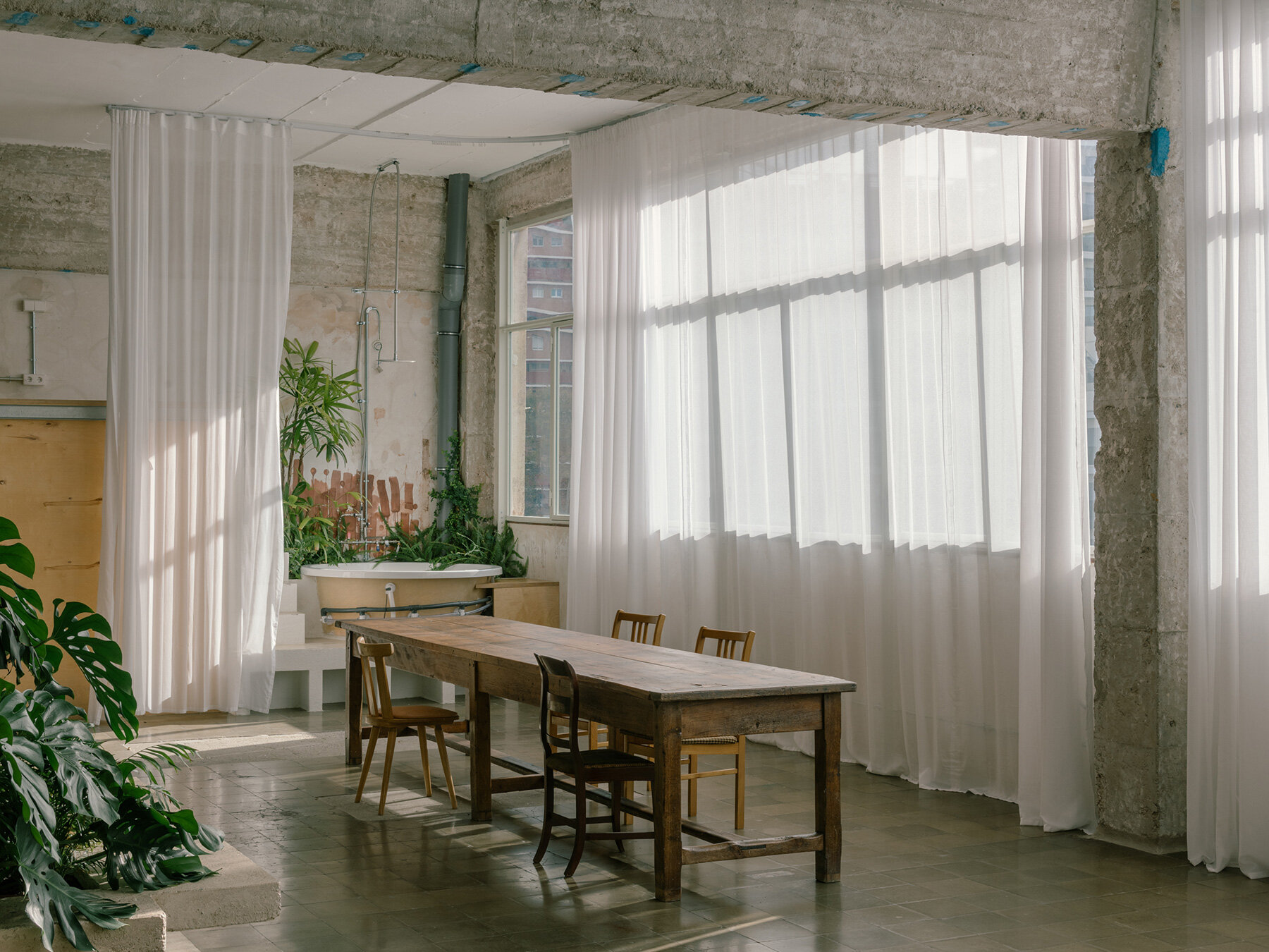 atienza-maure-barcelona-warehouse-live-work-space-industrial-systems-designboom-large03