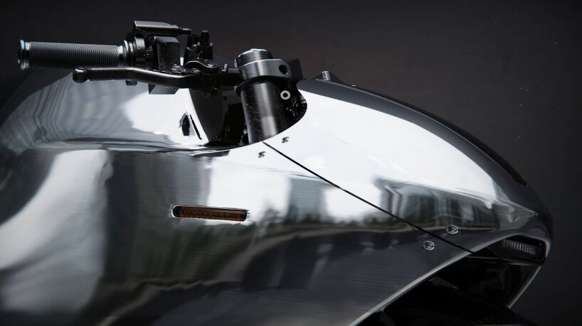 detailed view of the polished aluminum frame